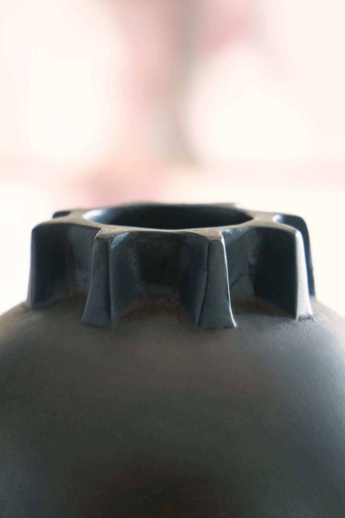 Kaslett - Vase - Antique Black