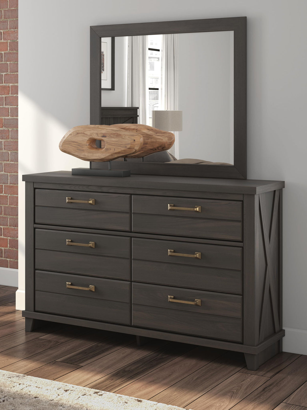 Vonitta Bay - Six Drawer Dresser