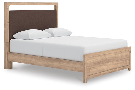 Kinlanni - Upholstered Platform Bed